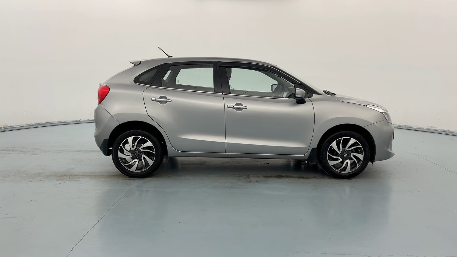 Used 2020 Maruti Suzuki Baleno Zeta Petrol Manual exterior RIGHT SIDE VIEW