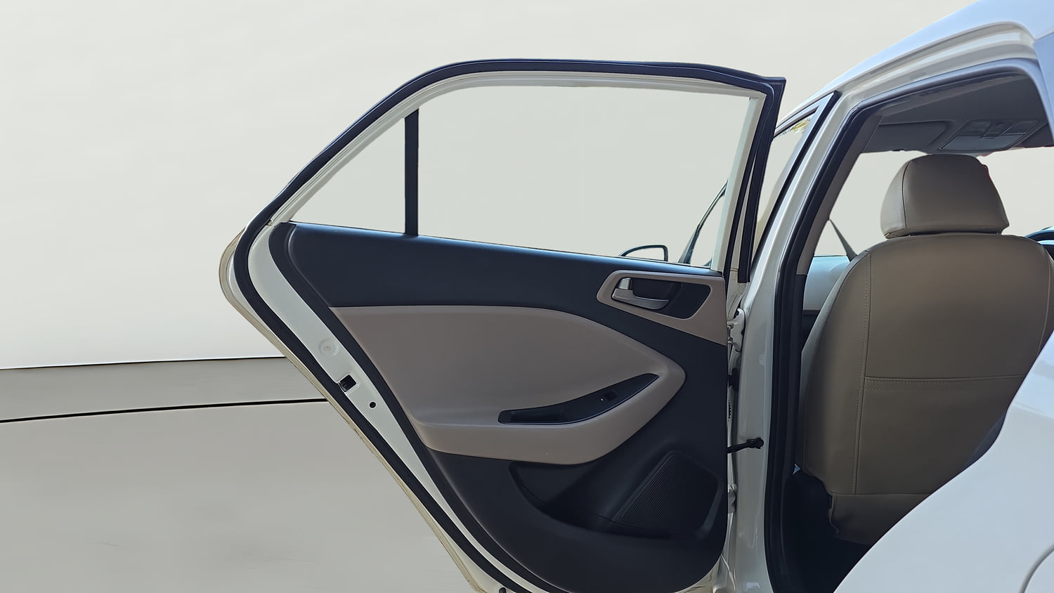 Used 2015 Hyundai Elite i20 Sportz 1.2 (O) Petrol Manual interior LEFT REAR DOOR OPEN VIEW