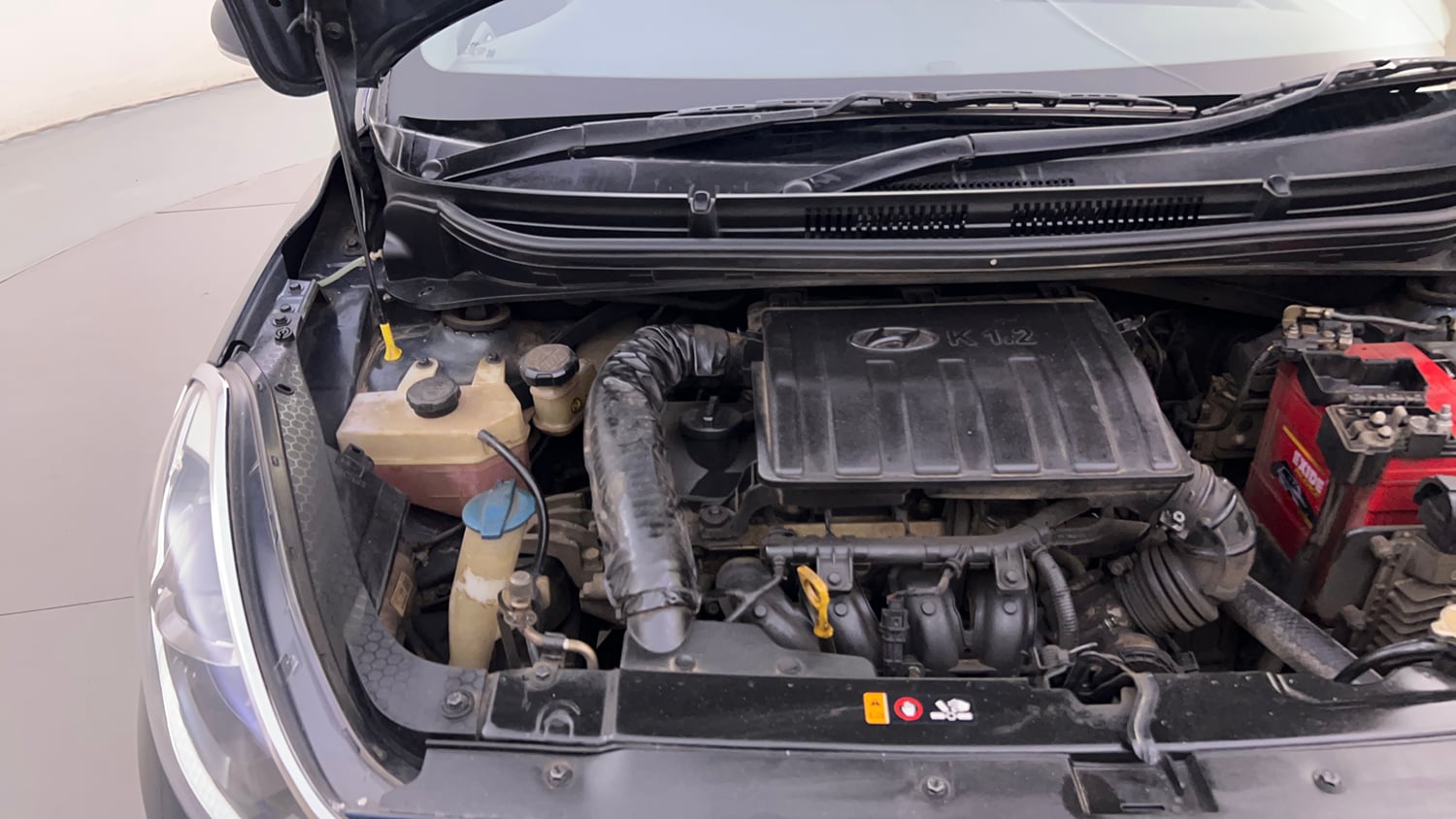 Used 2021 Hyundai Grand i10 Nios Sportz AMT 1.2 Kappa VTVT Petrol Automatic engine ENGINE RIGHT SIDE HINGE & APRON VIEW