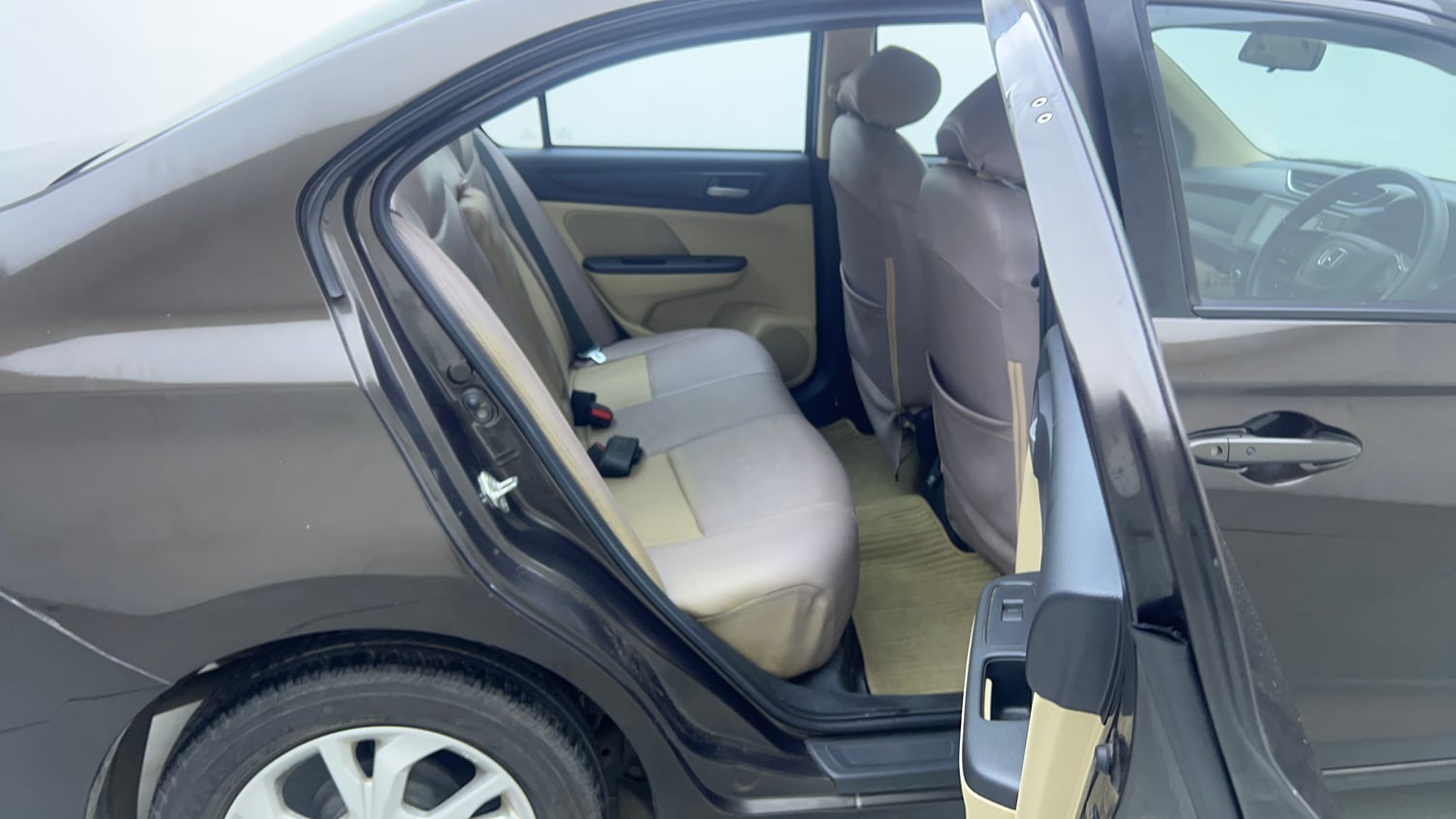 Used 2020 Honda Amaze 1.2 VX MT Petrol Petrol Manual interior RIGHT SIDE REAR DOOR CABIN VIEW