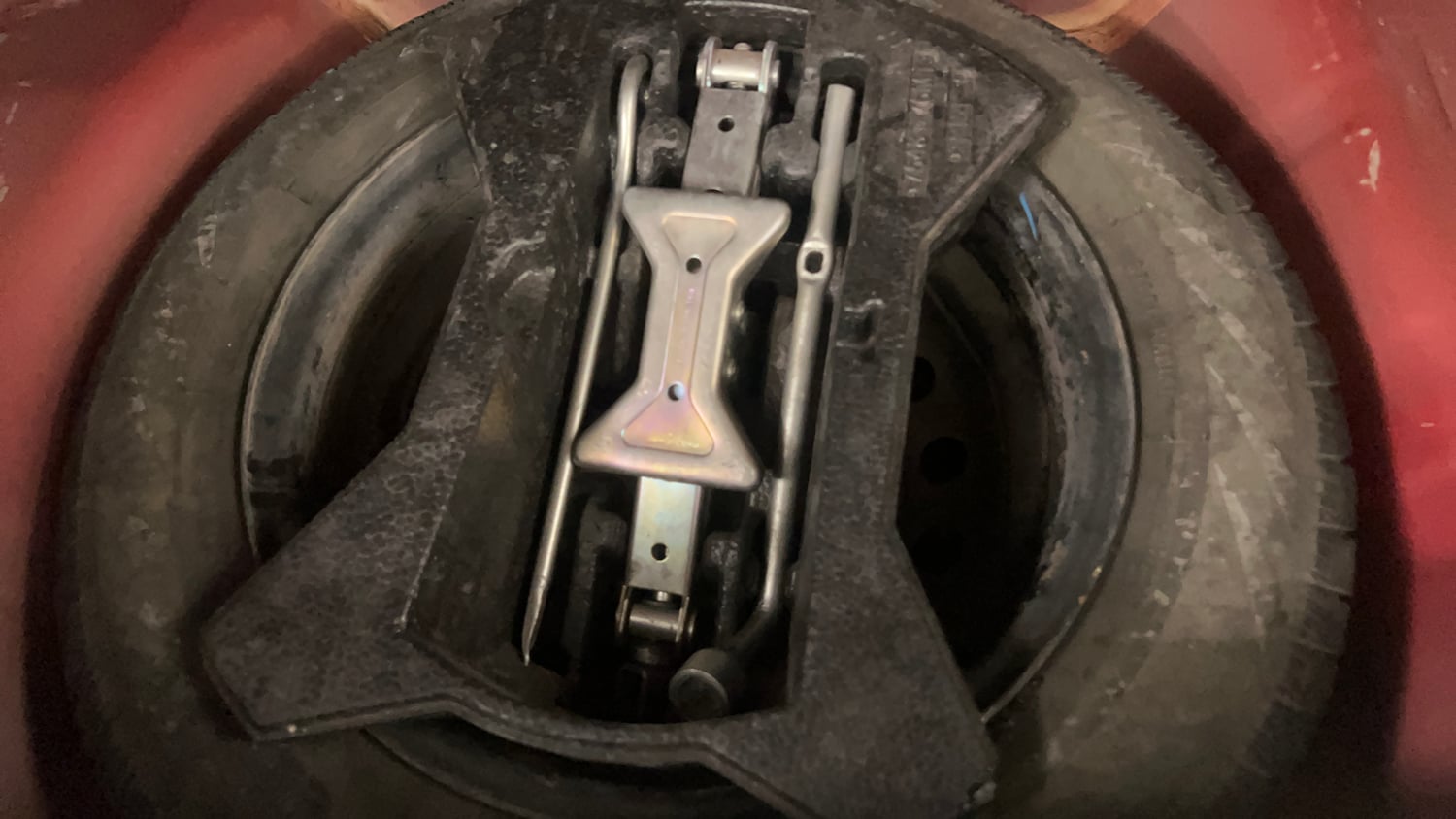 Used 2014 Maruti Suzuki Celerio VXi AMT Petrol Automatic tyres SPARE TYRE VIEW