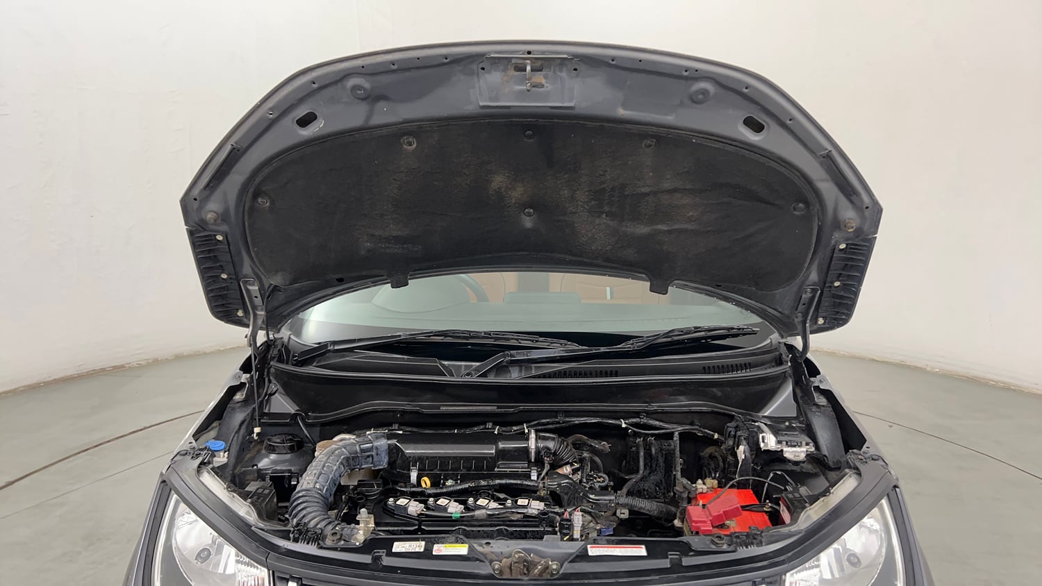 Used 2021 Maruti Suzuki Ignis Sigma 1.2 MT Petrol Manual engine ENGINE & BONNET OPEN FRONT VIEW