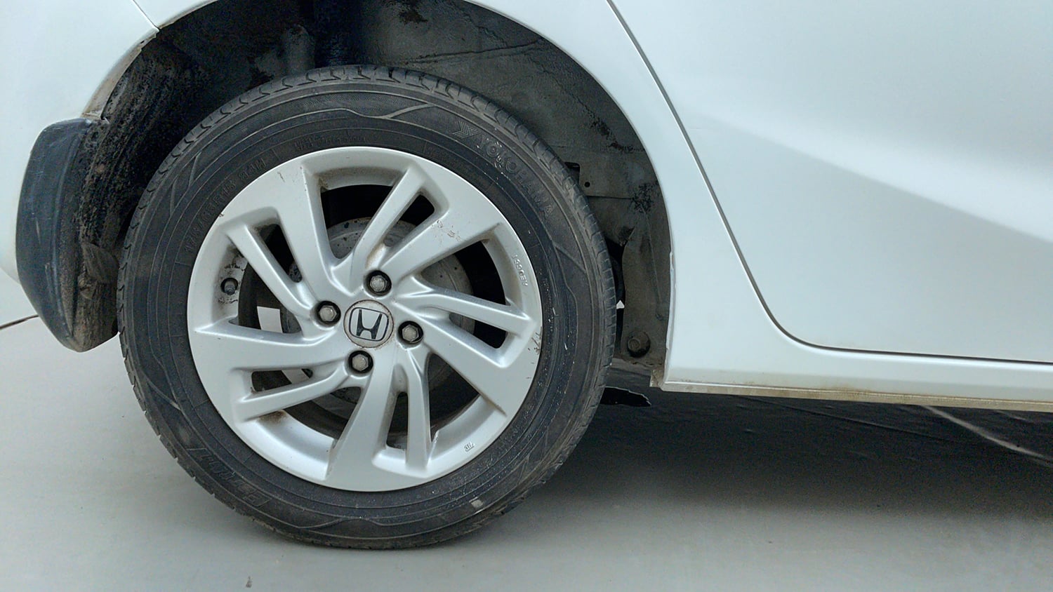 Used 2016 Honda Jazz VX Petrol Petrol Manual tyres RIGHT REAR TYRE RIM VIEW