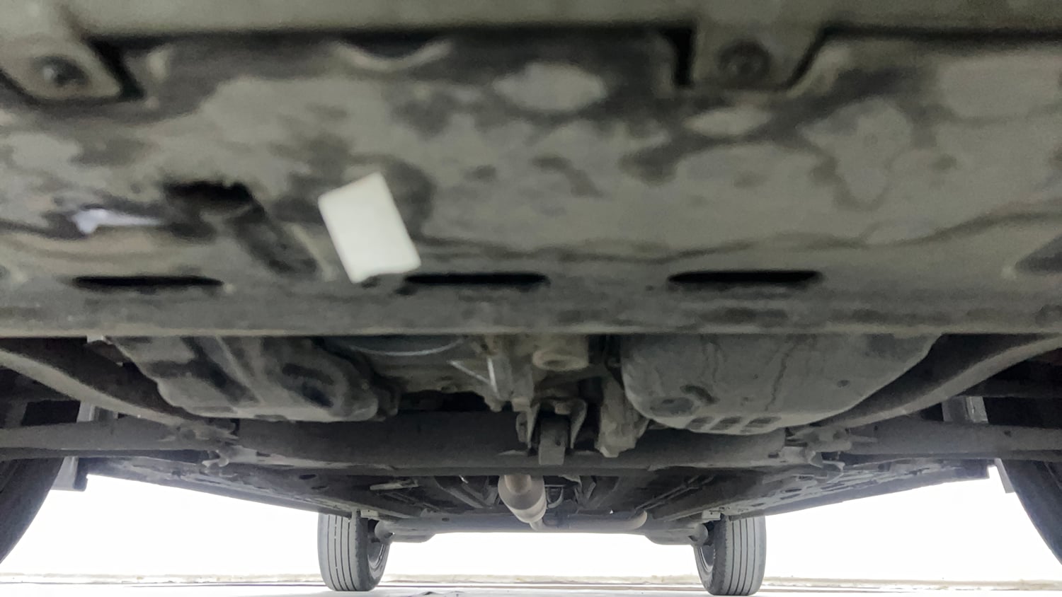Used 2022 Renault Kiger RXZ Turbo CVT Petrol Automatic extra FRONT LEFT UNDERBODY VIEW