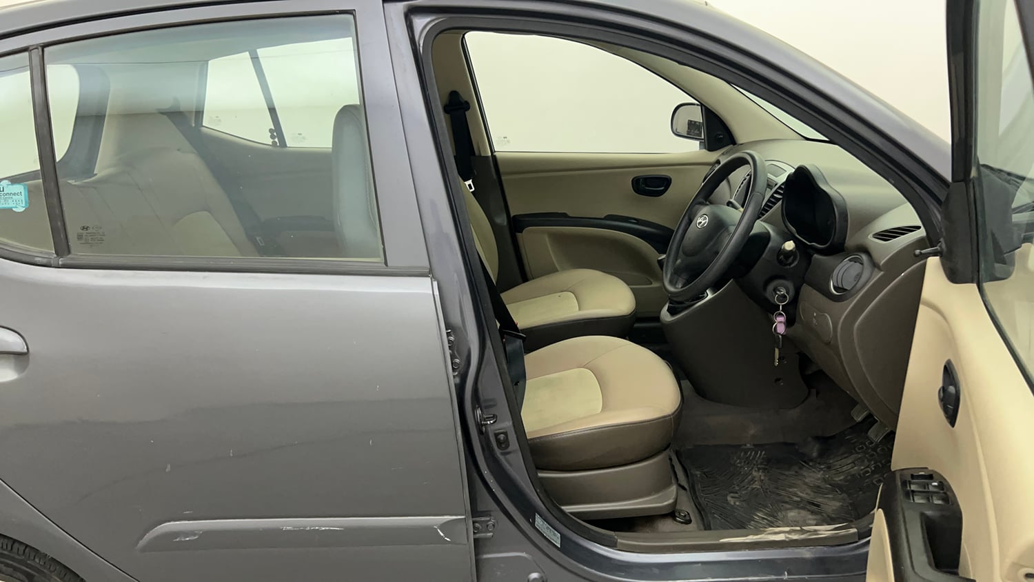 Used 2014 Hyundai i10 Magna 1.1 iRDE2 Petrol Manual interior RIGHT SIDE FRONT DOOR CABIN VIEW