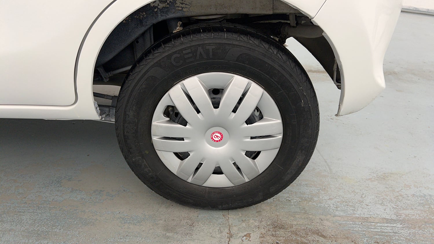 Used 2019 Maruti Suzuki Alto 800 VXi Petrol Manual tyres LEFT REAR TYRE RIM VIEW