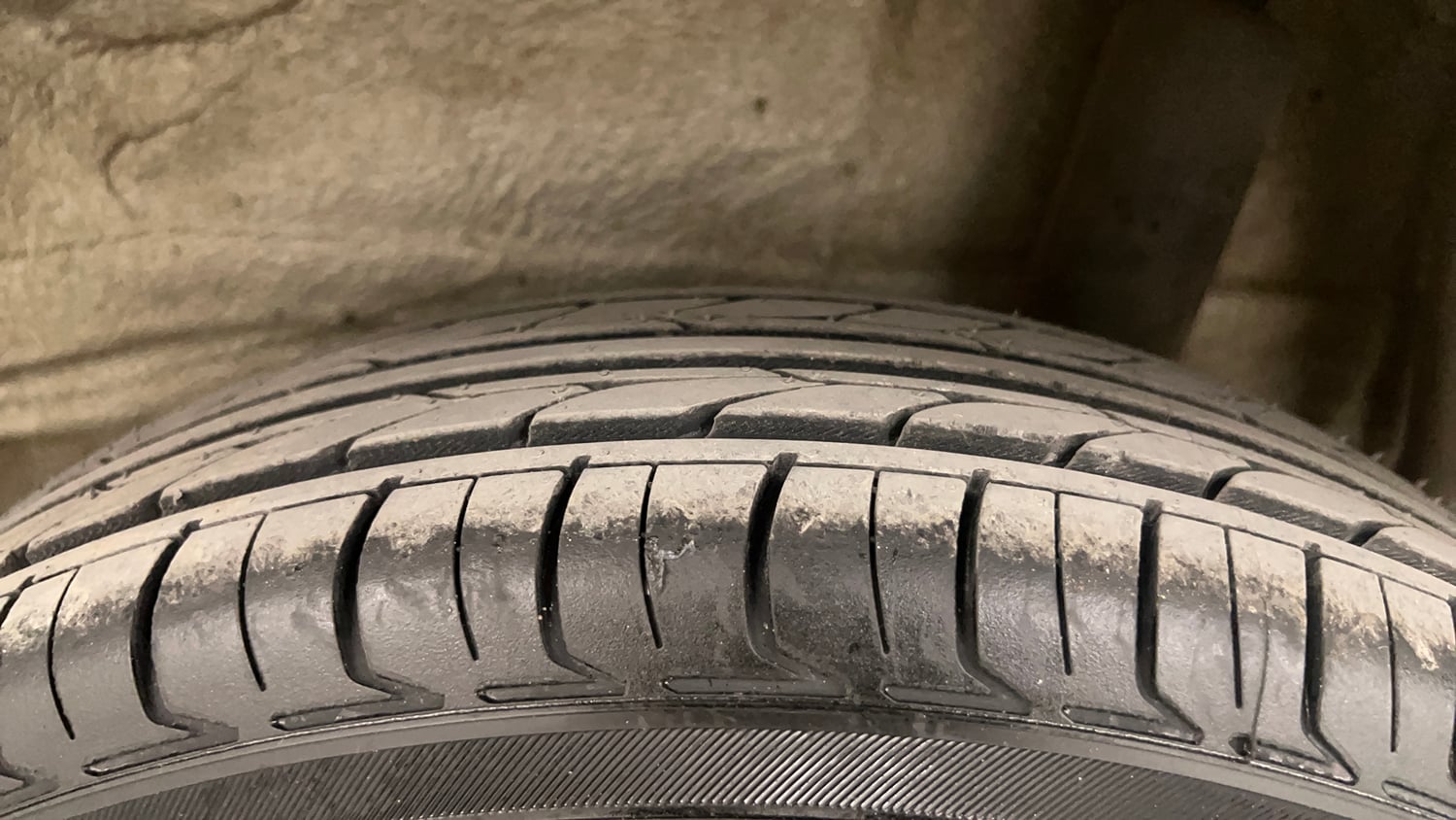 Used 2024 Maruti Suzuki Alto K10 VXi S-CNG Cng Manual tyres LEFT REAR TYRE TREAD VIEW