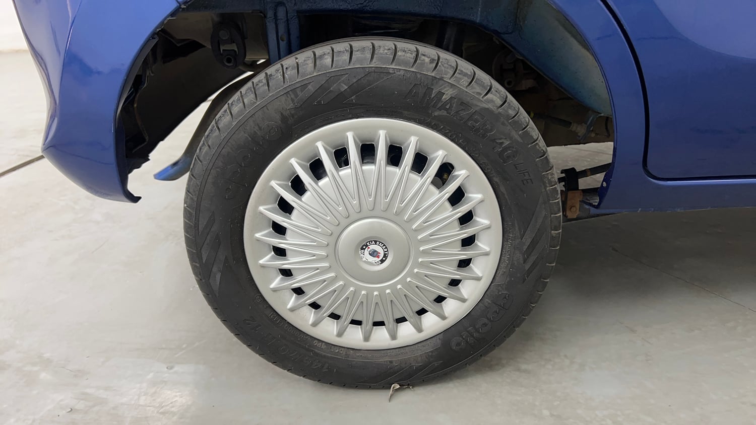 Used 2016 Maruti Suzuki Alto 800 Lxi Petrol Manual tyres RIGHT REAR TYRE RIM VIEW