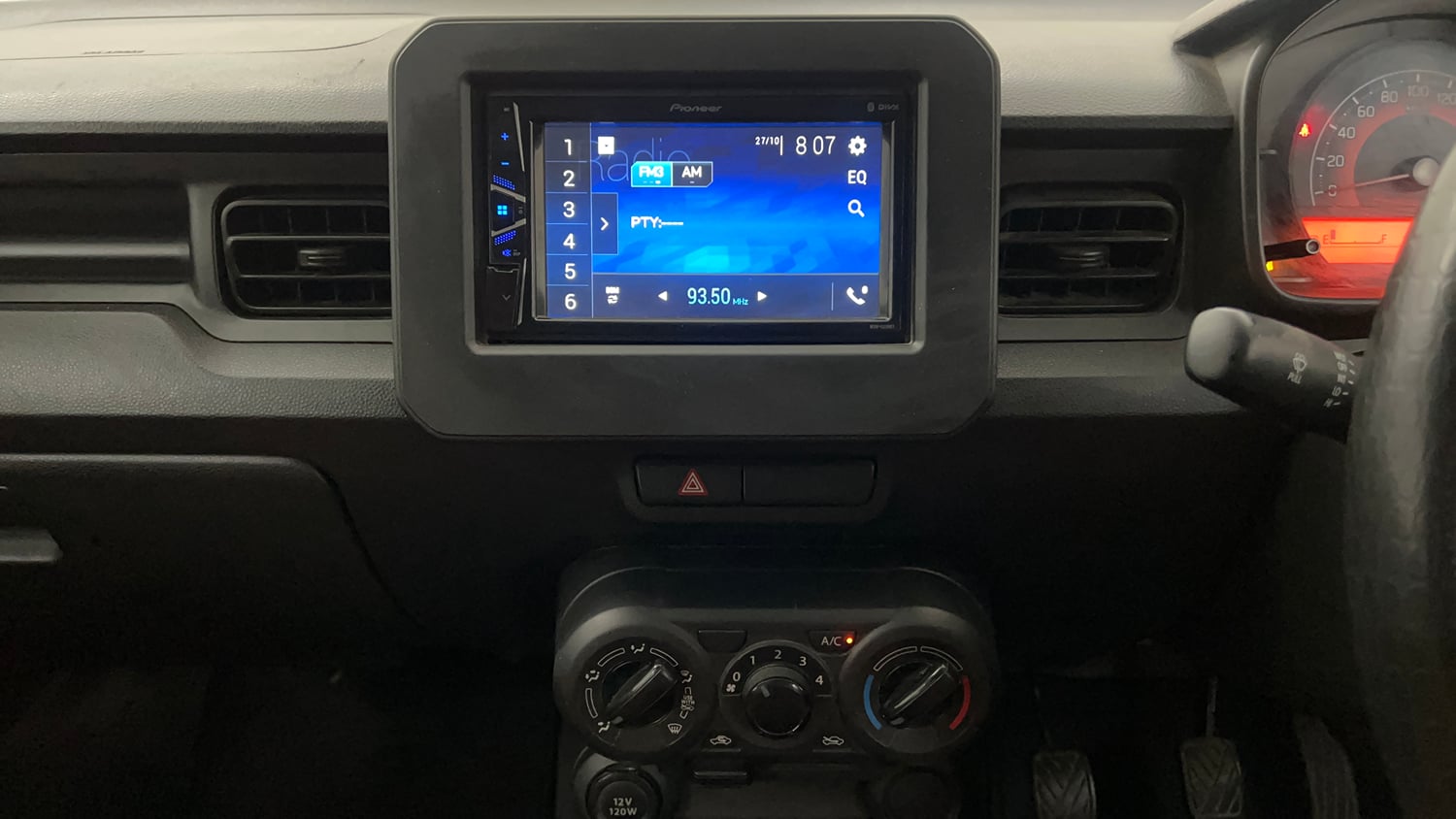 Used 2021 Maruti Suzuki Ignis Sigma 1.2 MT Petrol Manual interior MUSIC SYSTEM & AC CONTROL VIEW