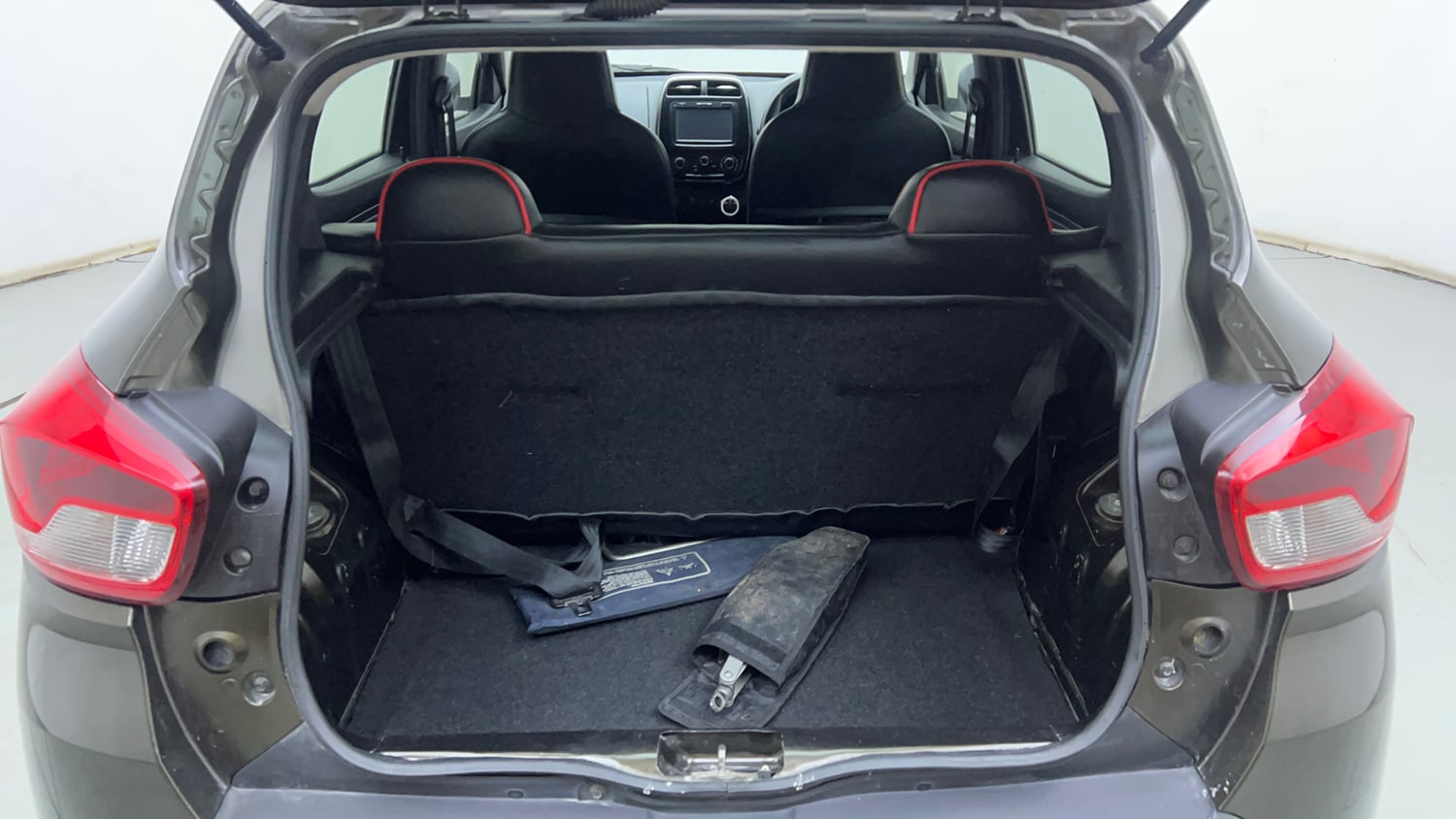 Used 2018 Renault Kwid 1.0 RXT AMT Opt Petrol Automatic interior DICKY INSIDE VIEW