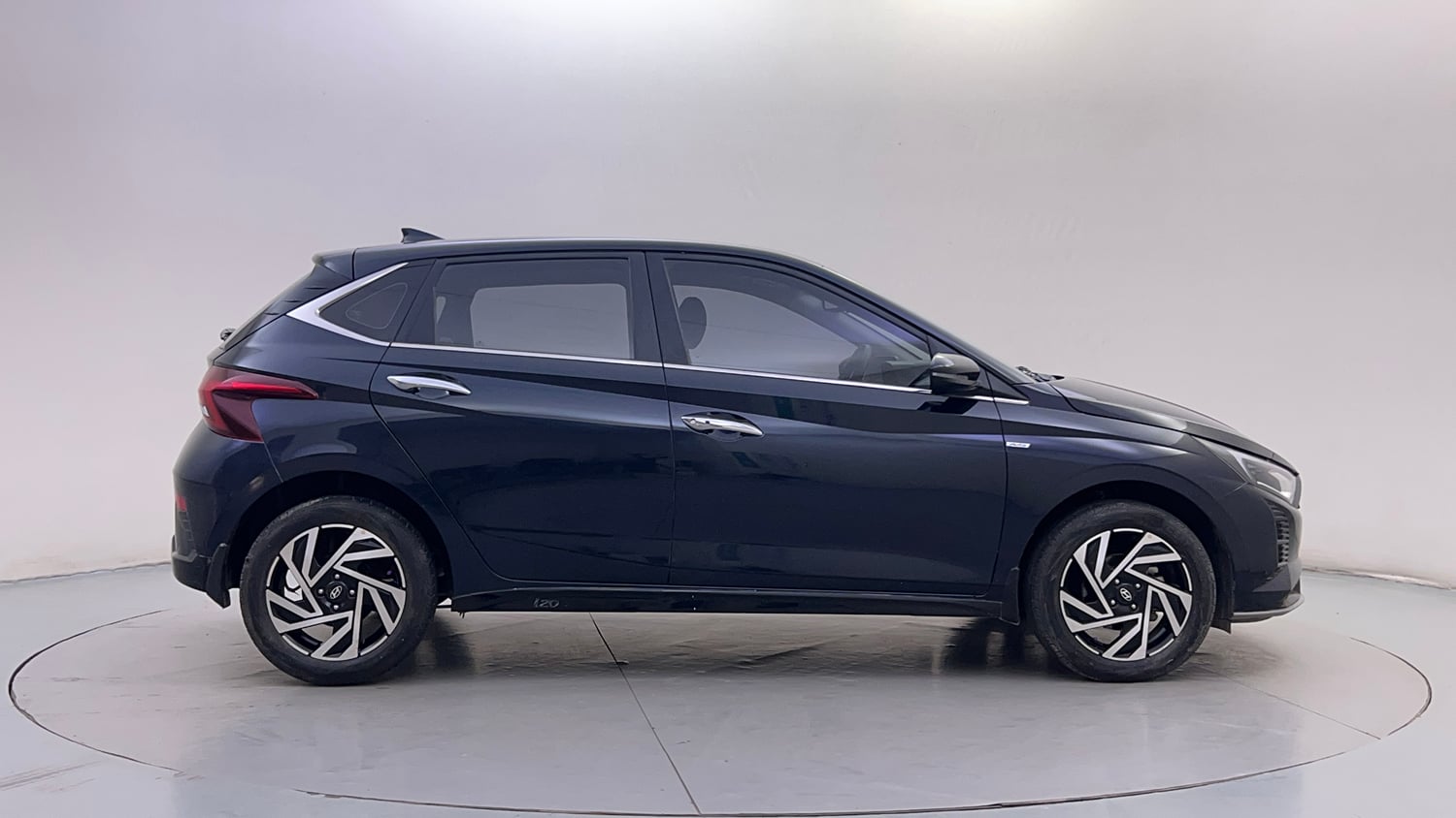 Used 2024 Hyundai New i20 Asta (O) 1.2 IVT Petrol Automatic exterior RIGHT SIDE VIEW