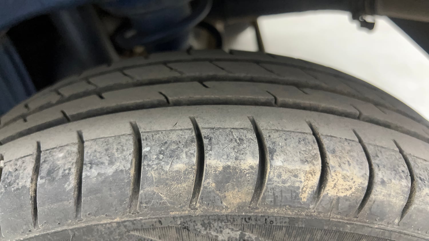 Used 2016 Maruti Suzuki Alto 800 Lxi Petrol Manual tyres LEFT REAR TYRE TREAD VIEW