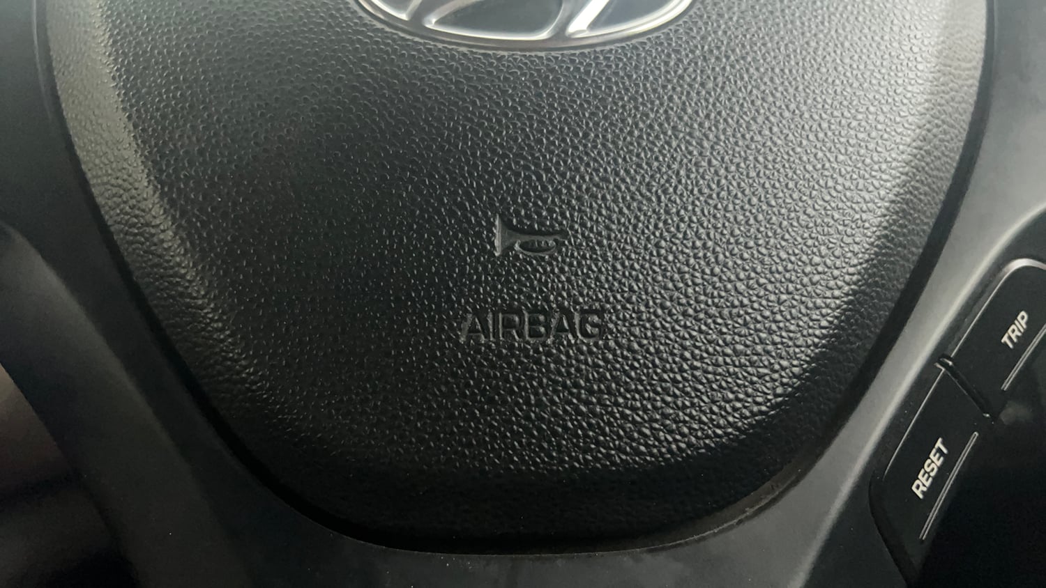 Used 2017 Hyundai Grand i10 Magna AT 1.2 Kappa VTVT Petrol Automatic top_features Airbags