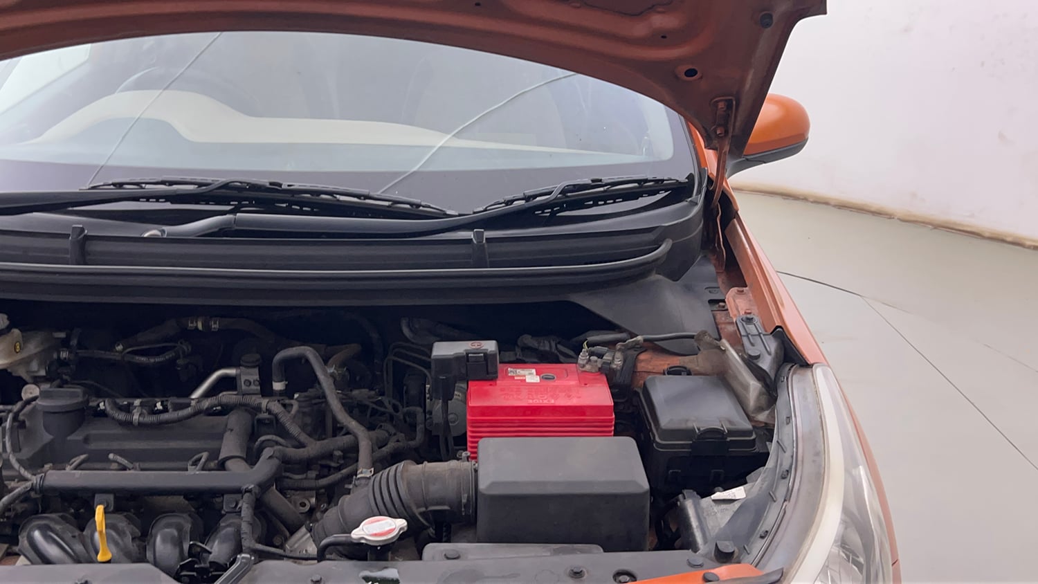 Used 2020 Hyundai Elite i20 Magna Plus 1.2 Petrol Manual engine ENGINE LEFT SIDE HINGE & APRON VIEW