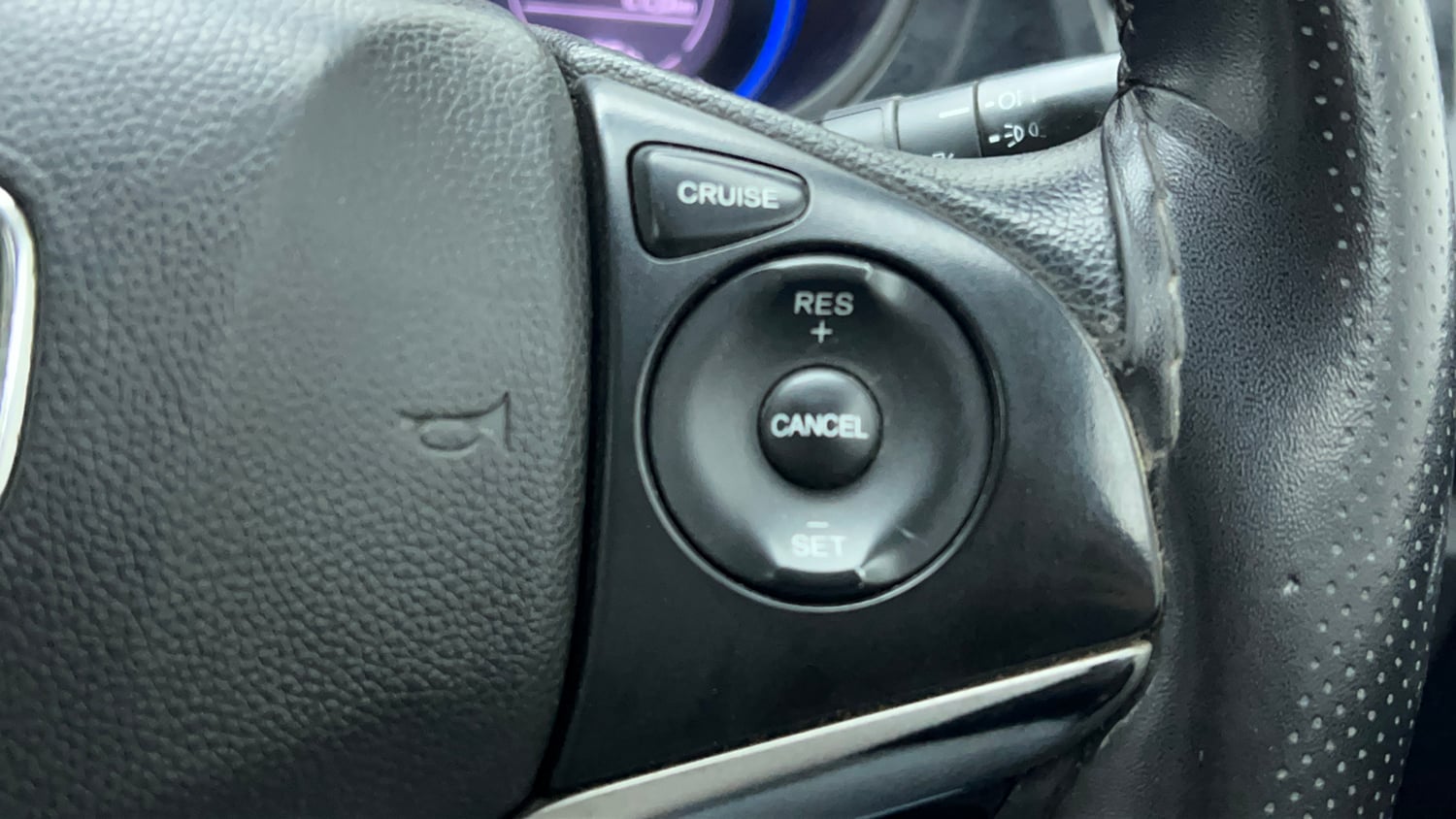 Used 2015 Honda City V Petrol Manual top_features Cruise control