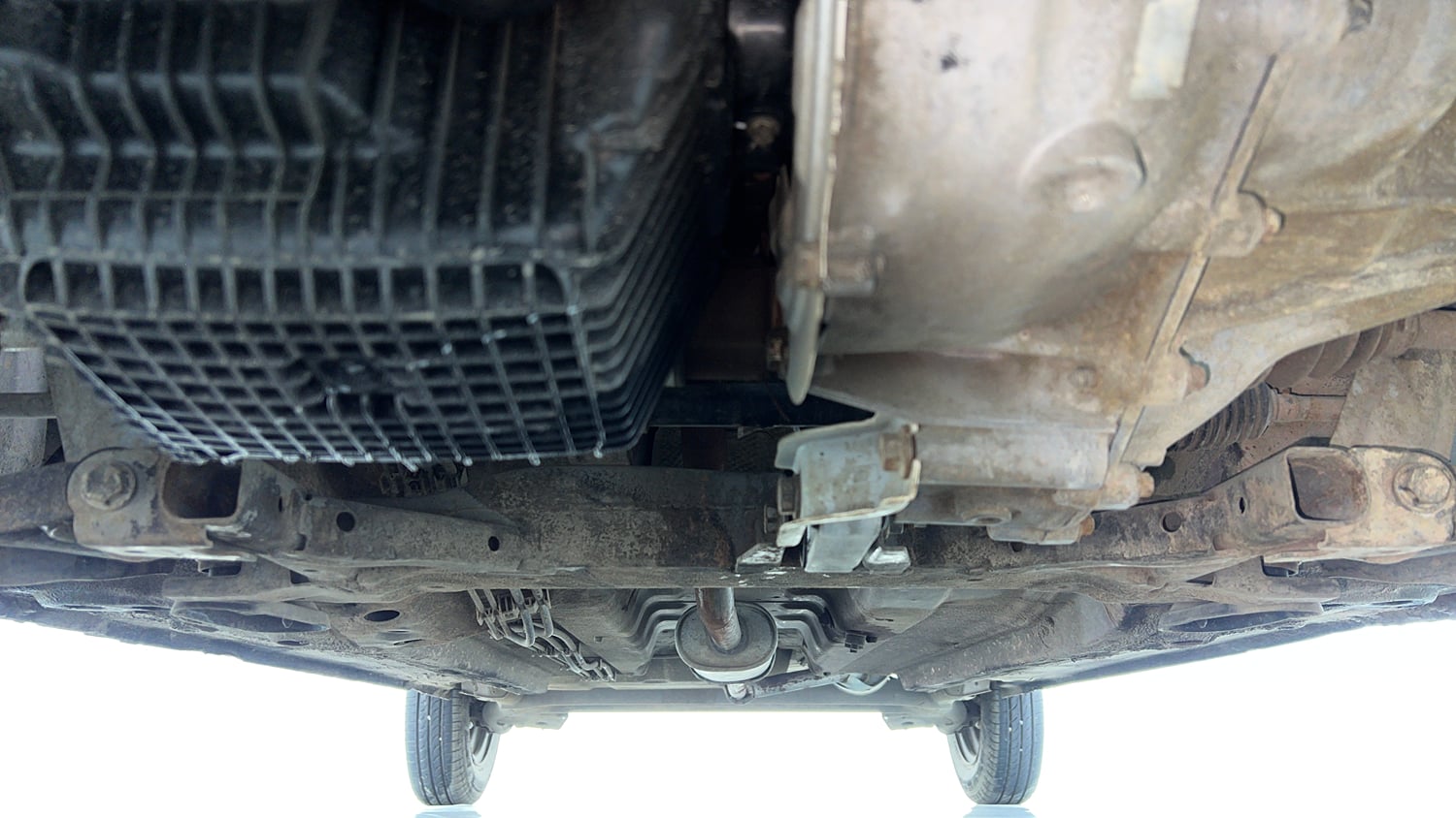Used 2016 Datsun Redi-GO T (O) Petrol Manual extra FRONT LEFT UNDERBODY VIEW