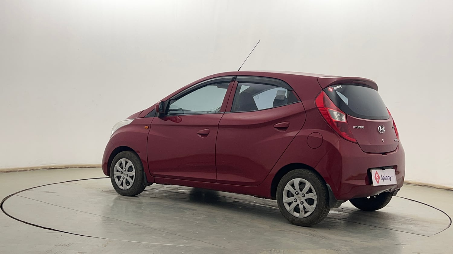 Used 2015 Hyundai Eon Magna + Petrol Manual exterior LEFT REAR CORNER VIEW
