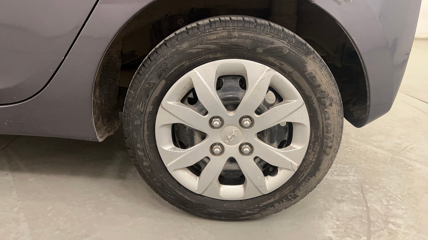 Used 2017 Hyundai Eon Magna Petrol Manual tyres LEFT REAR TYRE RIM VIEW