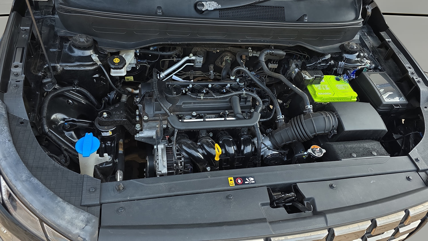 Used 2023 Hyundai Venue SX 1.2 Petrol Petrol Manual engine ENGINE RIGHT SIDE VIEW