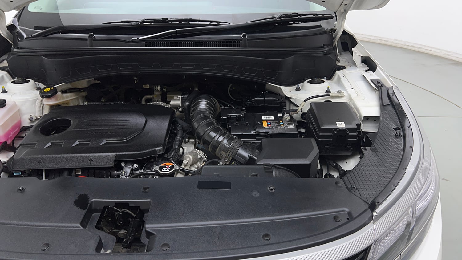 Used 2024 Kia Seltos HTE 1.5 Diesel MT Diesel Manual engine ENGINE LEFT SIDE VIEW