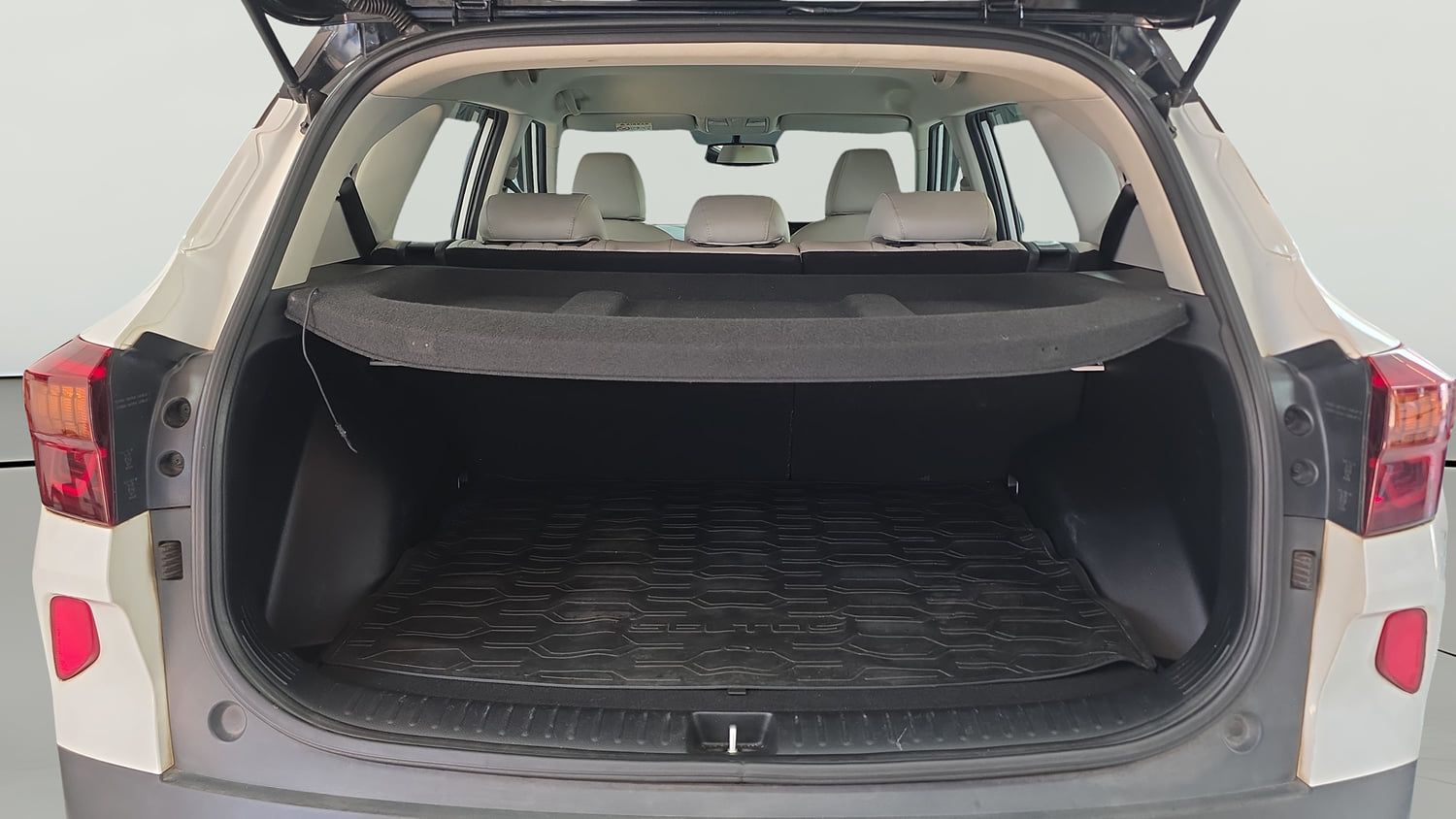 Used 2020 Kia Seltos HTX IVT 1.5 Petrol Automatic interior DICKY INSIDE VIEW
