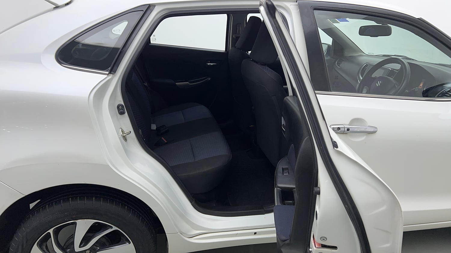 Used 2021 Maruti Suzuki Baleno Zeta Petrol Manual interior RIGHT SIDE REAR DOOR CABIN VIEW
