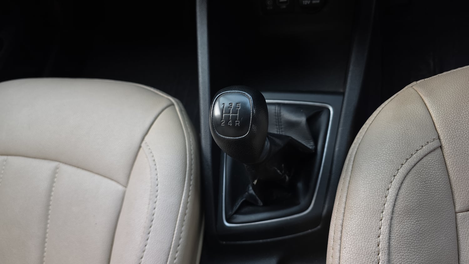 Used 2015 Hyundai Elite i20 Sportz 1.2 (O) Petrol Manual interior GEAR  KNOB VIEW