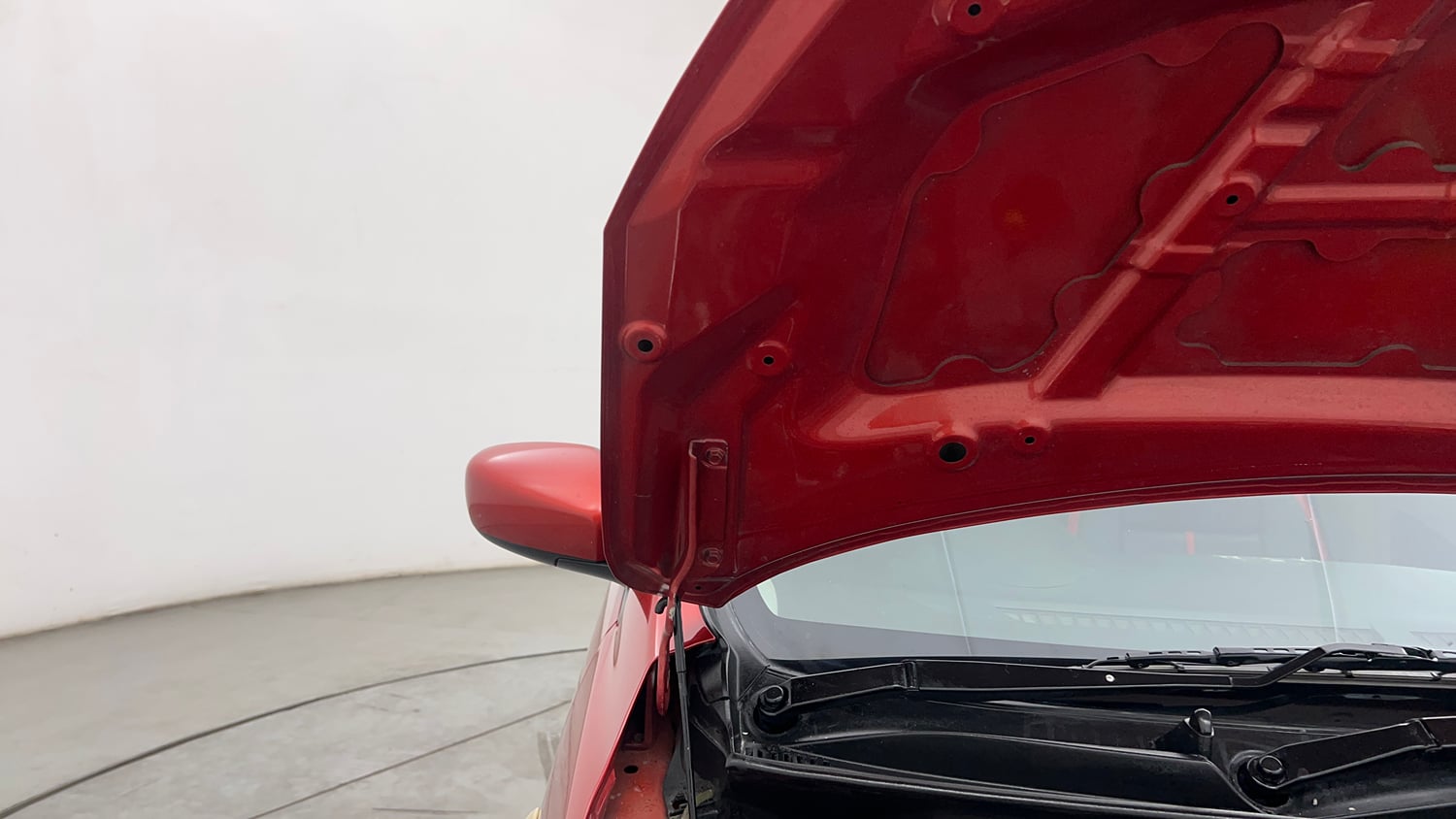 Used 2015 Maruti Suzuki Celerio VXi Petrol Manual engine ENGINE RIGHT SIDE HINGE & APRON VIEW