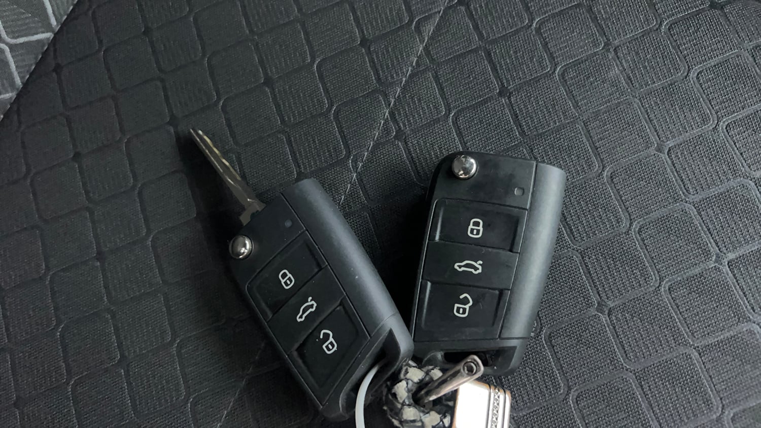 Used 2025 Volkswagen Virtus GT Line 1.0 TSI AT Petrol Automatic extra CAR KEY VIEW