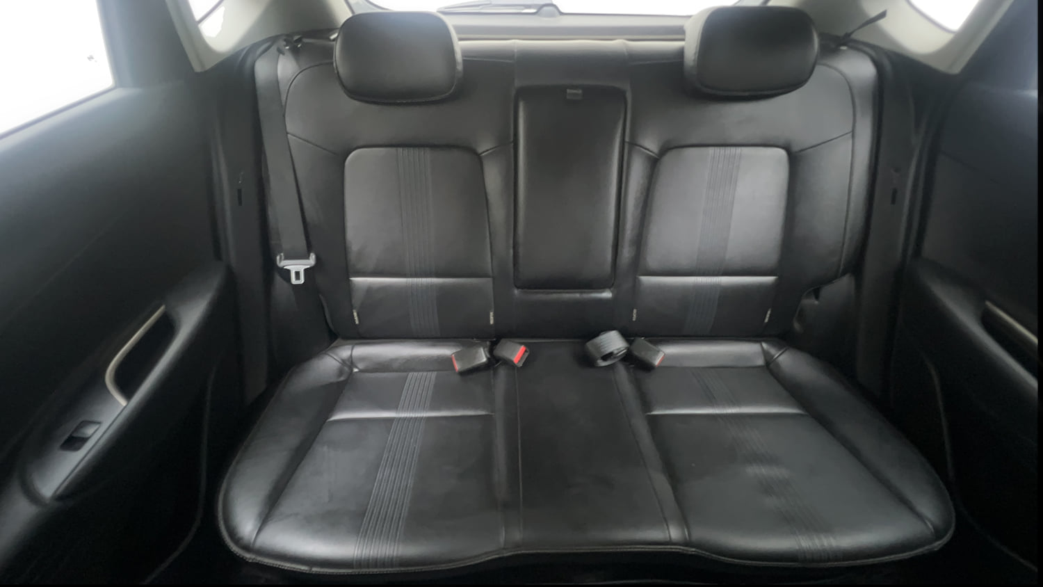 Used 2020 Hyundai New i20 Asta (O) 1.0 Turbo DCT Petrol Automatic interior REAR SEAT CONDITION VIEW