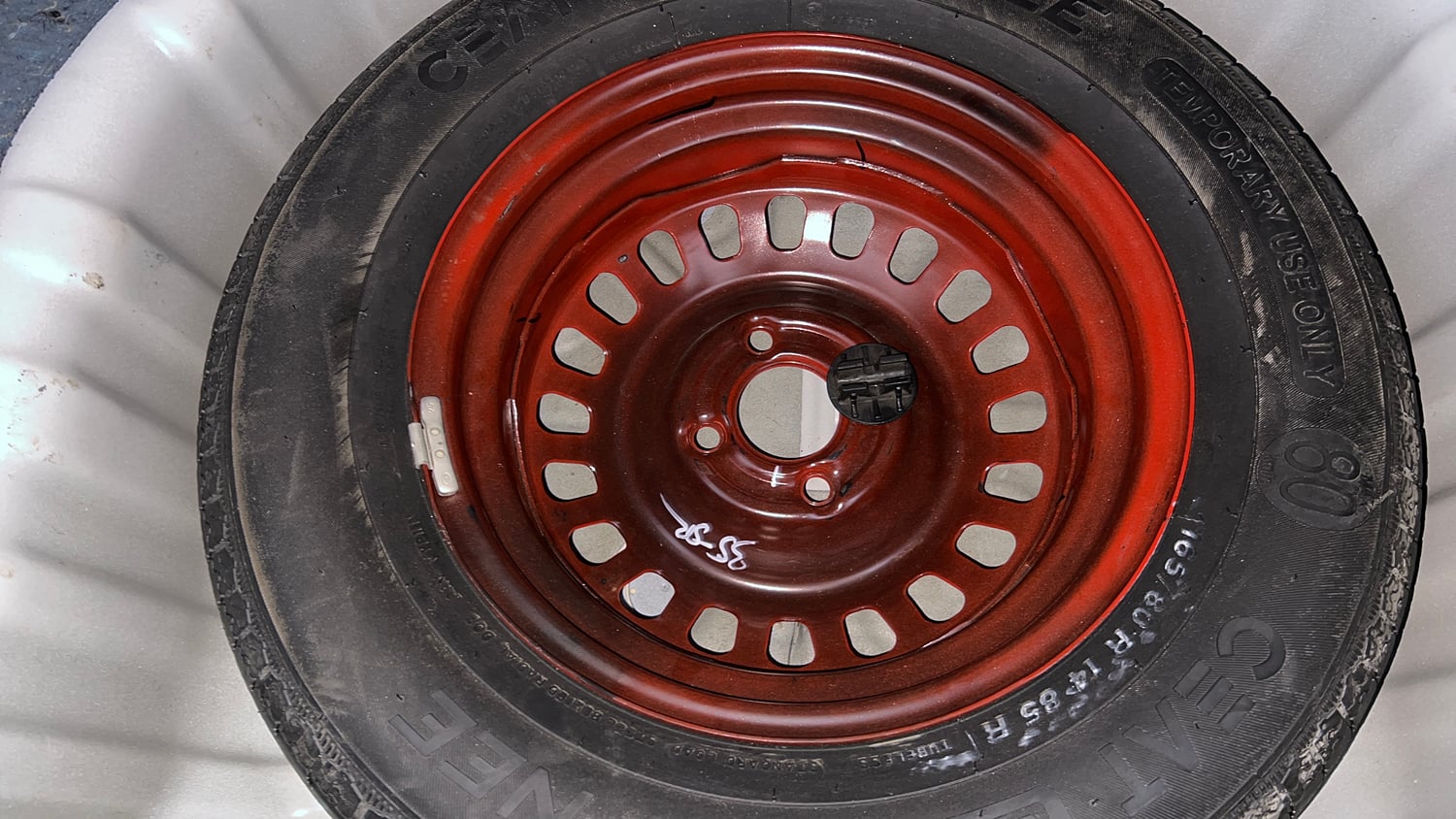 Used 2023 Nissan Magnite XE Petrol Manual tyres SPARE TYRE VIEW