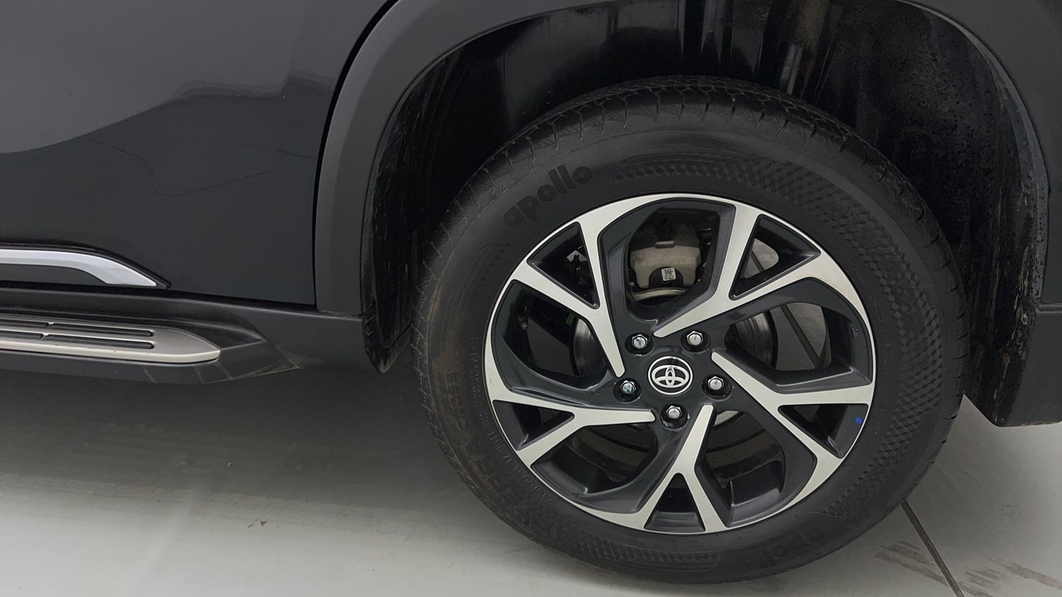 Used 2023 Toyota Urban Cruiser Hyryder V AT NeoDrive Petrol Automatic tyres LEFT REAR TYRE RIM VIEW