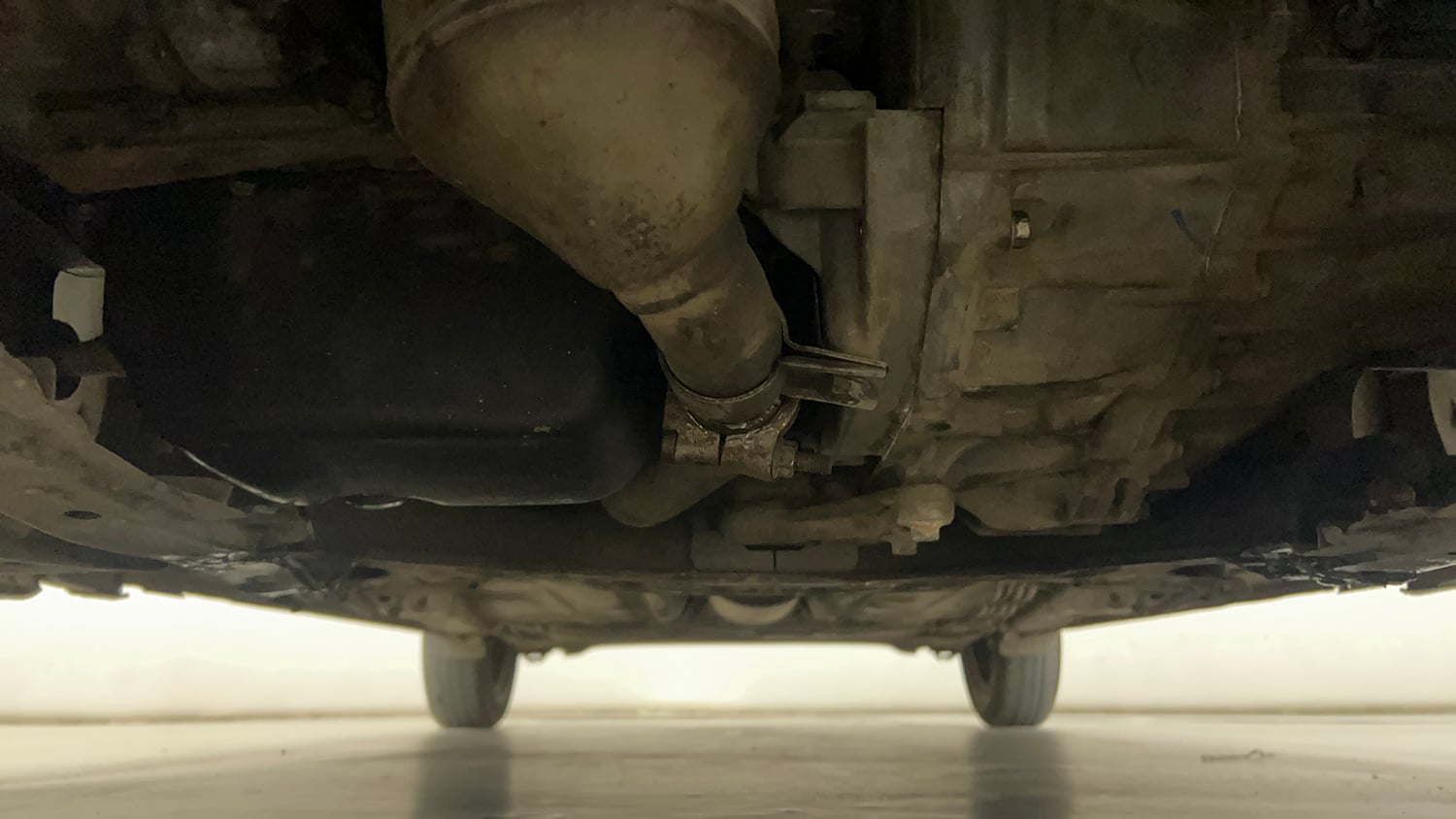 Used 2018 Maruti Suzuki Dzire VDi AMT Diesel Automatic extra FRONT LEFT UNDERBODY VIEW