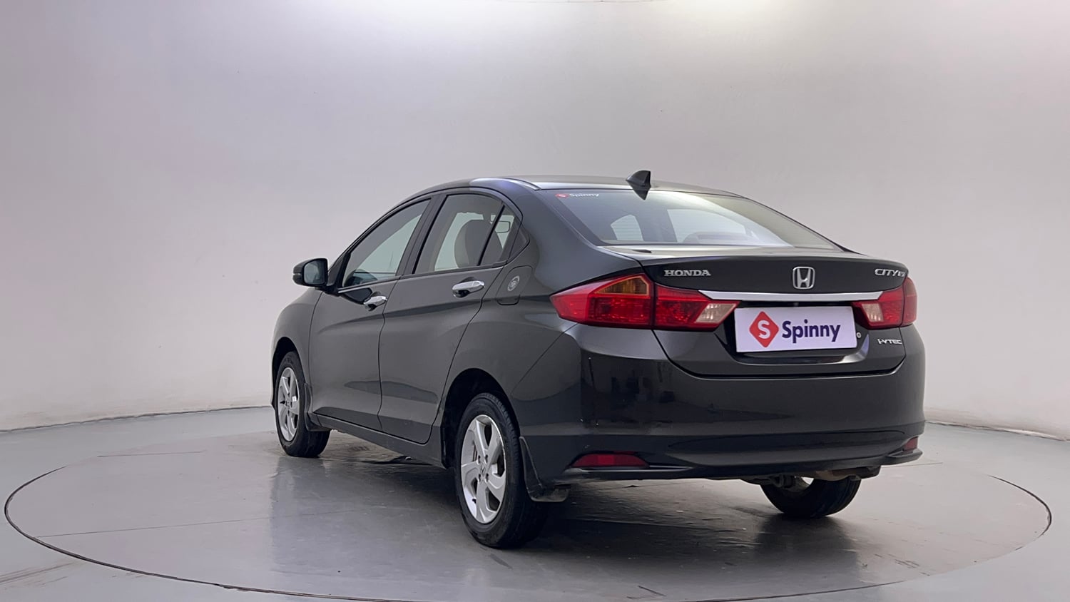 Used 2016 Honda City V Petrol Manual exterior LEFT REAR CORNER VIEW