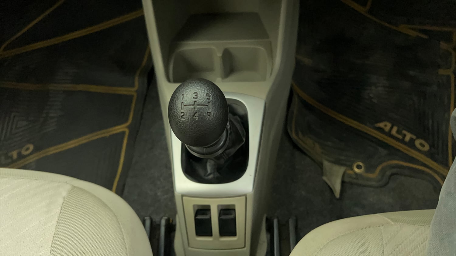 Used 2016 Maruti Suzuki Alto K10 VXi Petrol Manual interior GEAR  KNOB VIEW