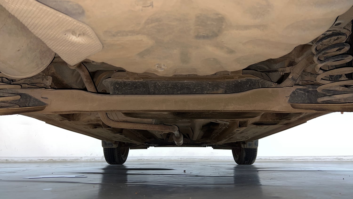 Used 2023 Nissan Magnite XE Petrol Manual extra REAR UNDERBODY VIEW (TAKEN FROM REAR)
