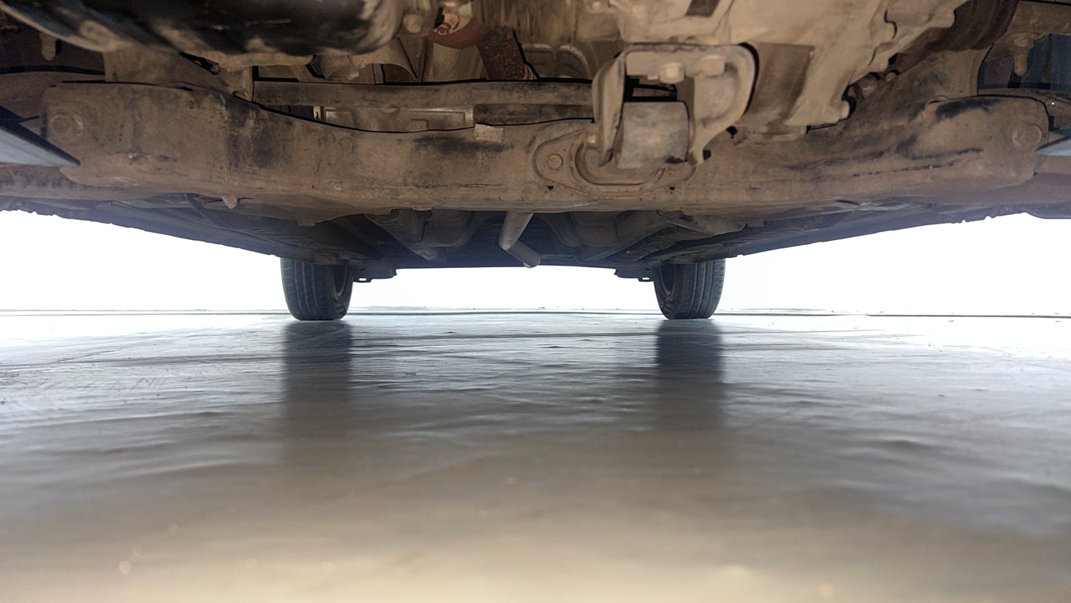 Used 2015 Hyundai Elite i20 Sportz 1.2 Petrol Manual extra FRONT LEFT UNDERBODY VIEW