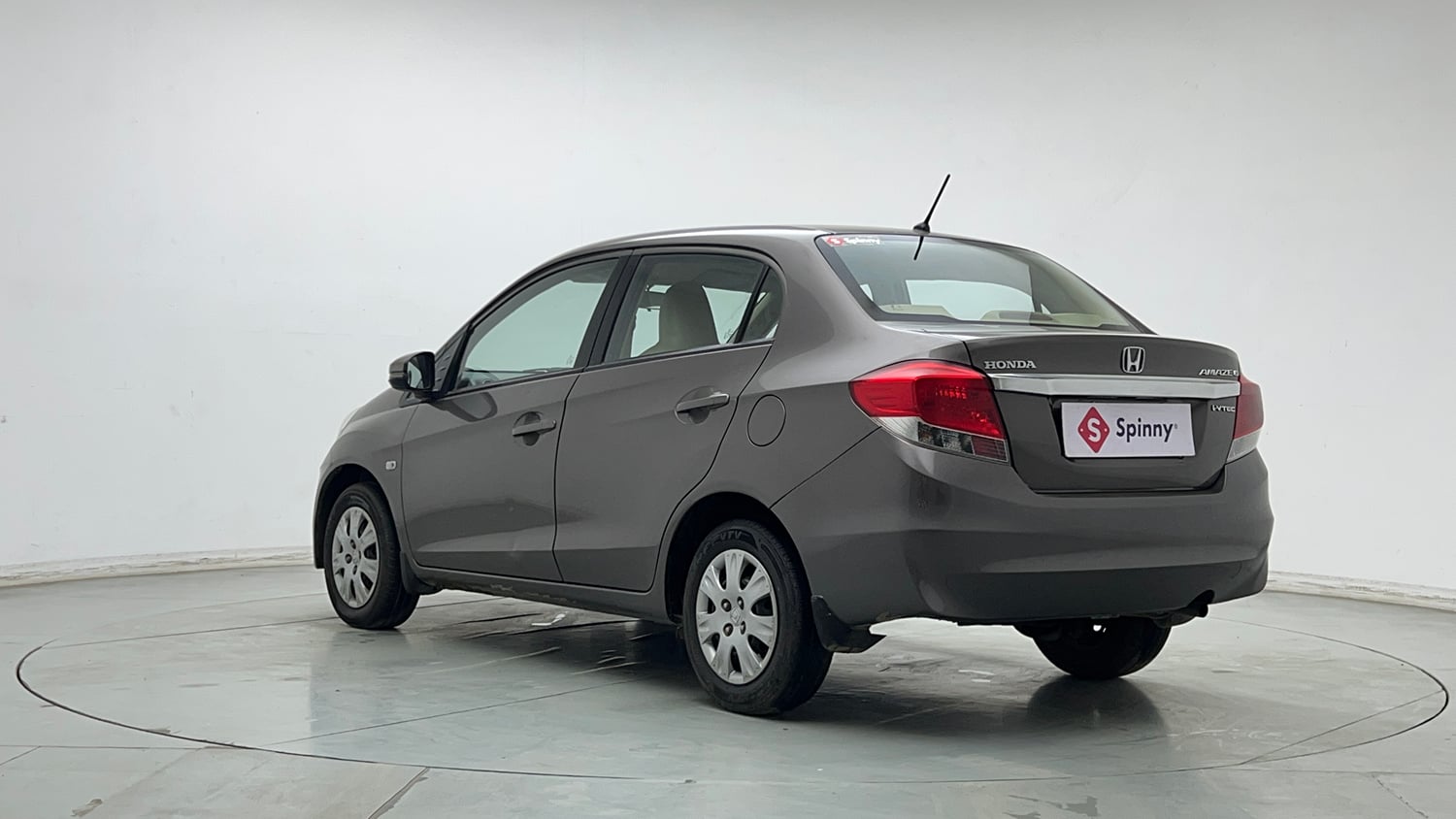 Used 2016 Honda Amaze 1.2 S i-VTEC Petrol Manual exterior LEFT REAR CORNER VIEW
