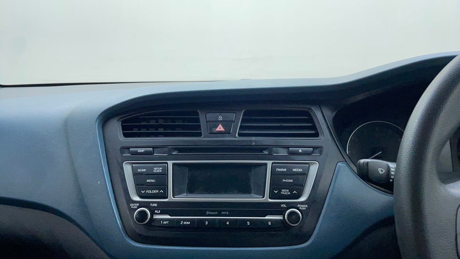 Used 2015 Hyundai i20 Active 1.2 S Petrol Manual top_features Integrated (in-dash) music system