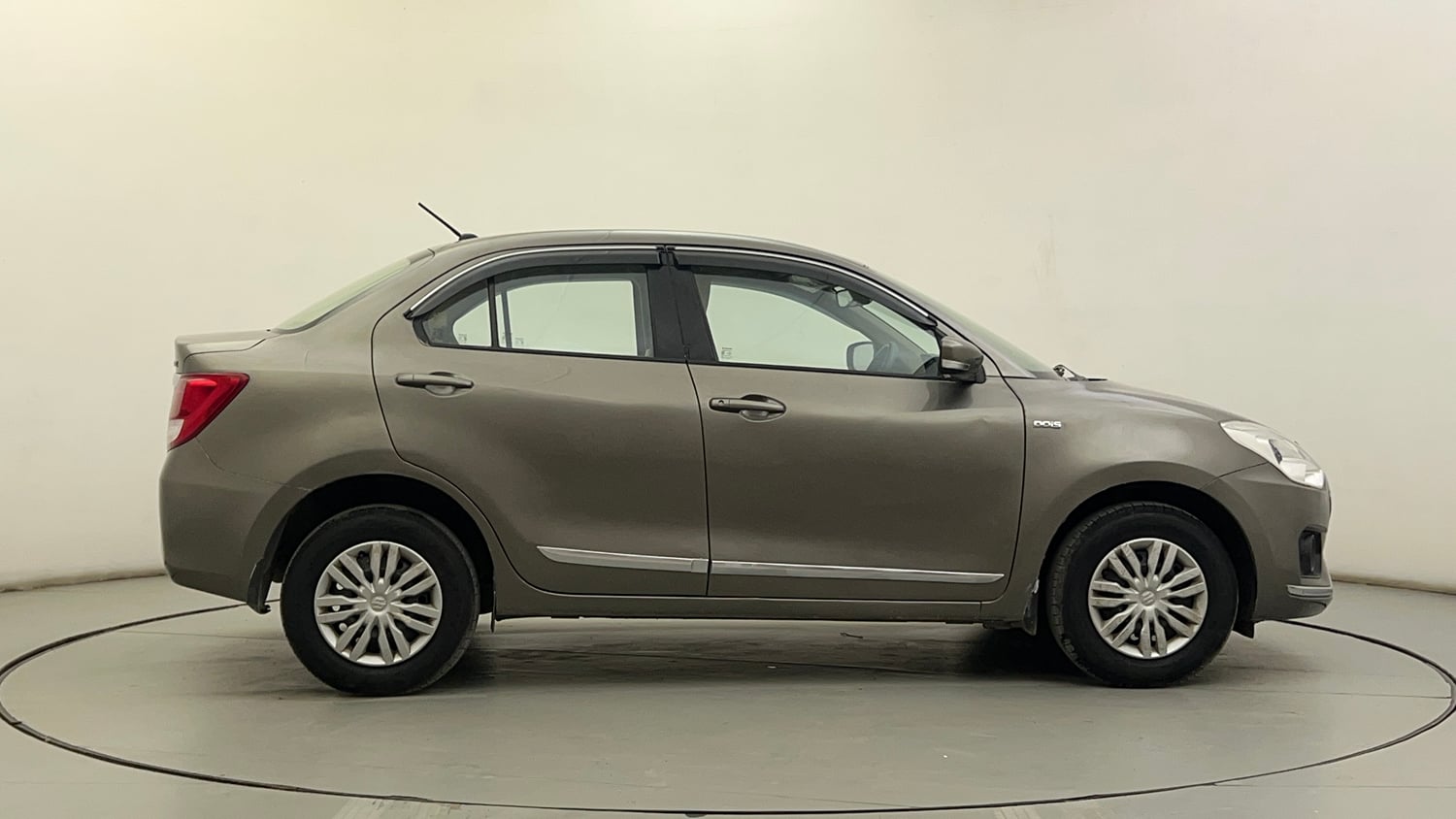 Used 2018 Maruti Suzuki Dzire VDi AMT Diesel Automatic exterior RIGHT SIDE VIEW