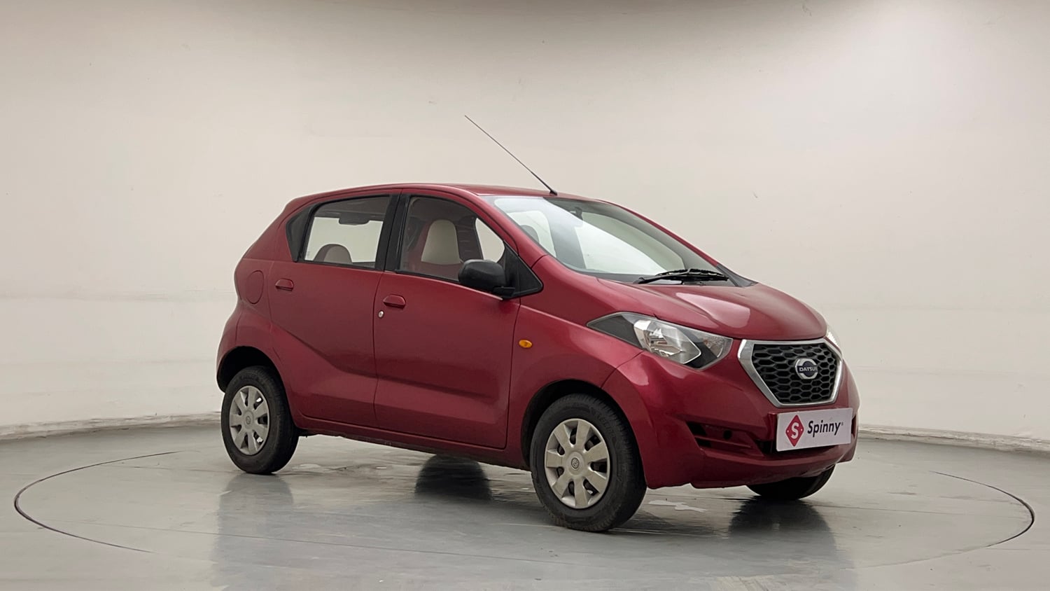 Used 2016 Datsun Redi-GO T (O) Petrol Manual exterior RIGHT FRONT CORNER VIEW