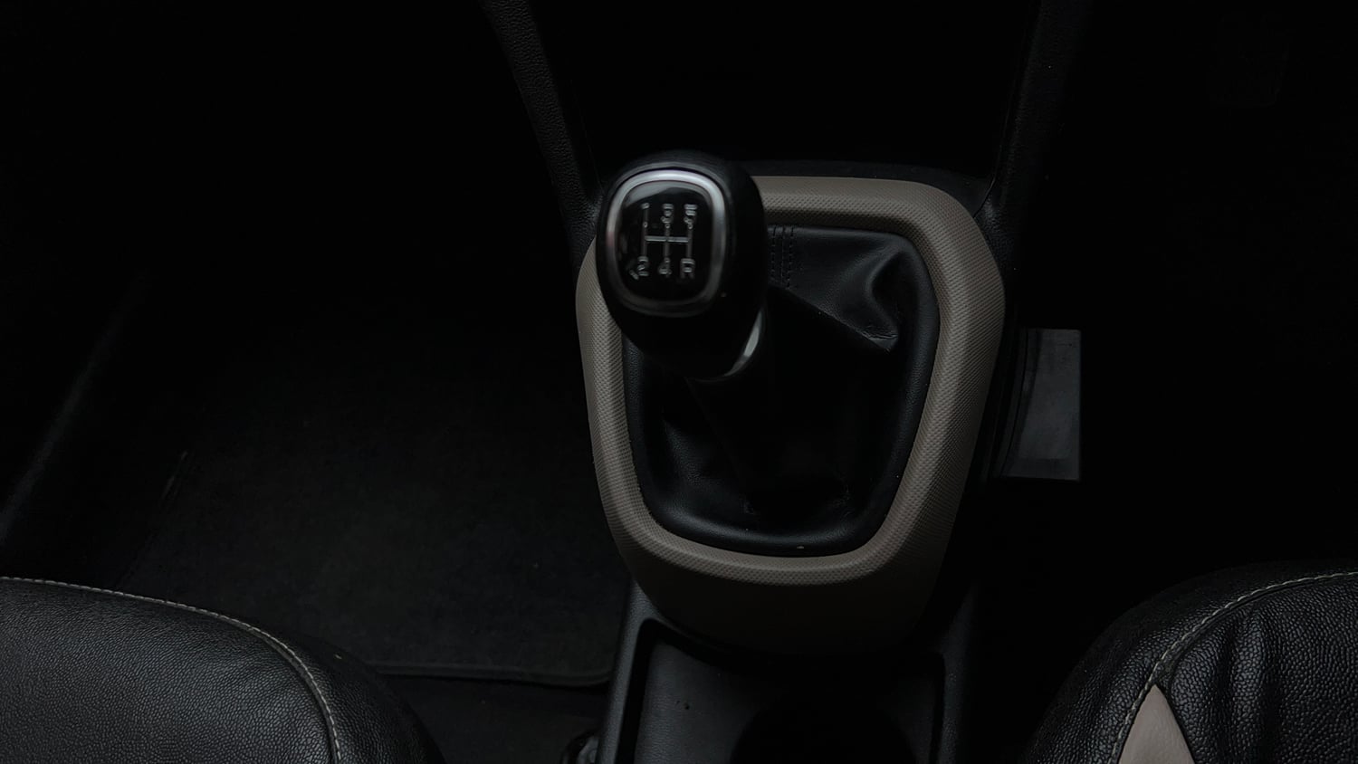 Used 2016 Hyundai Grand i10 Sportz 1.2 Kappa VTVT Petrol Manual interior GEAR  KNOB VIEW