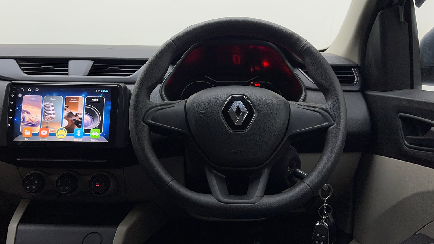 Used 2022 Renault Triber RXE Petrol Manual interior STEERING VIEW