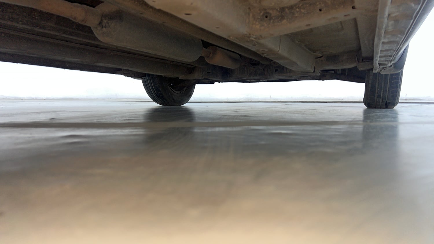 Used 2014 Maruti Suzuki Swift VXi Petrol Manual extra REAR RIGHT UNDERBODY VIEW