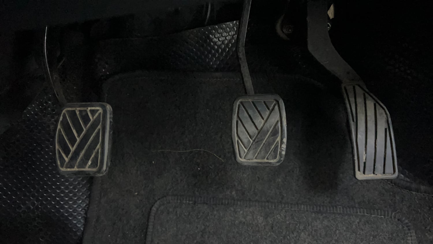 Used 2014 Maruti Suzuki Ritz Vxi BS-IV Petrol Manual interior PEDALS VIEW