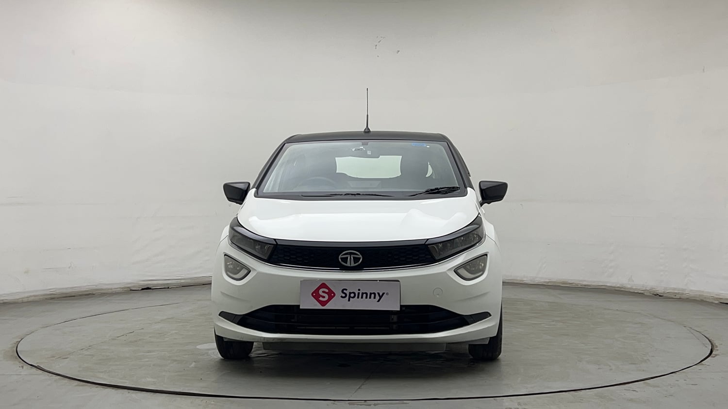 Used 2022 Tata Altroz XE Petrol Petrol Manual exterior FRONT VIEW