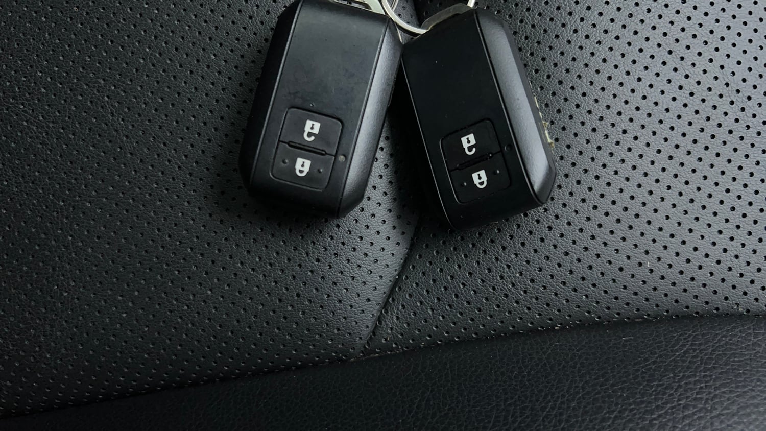 Used 2023 Toyota Urban Cruiser Hyryder V AT NeoDrive Petrol Automatic extra CAR KEY VIEW