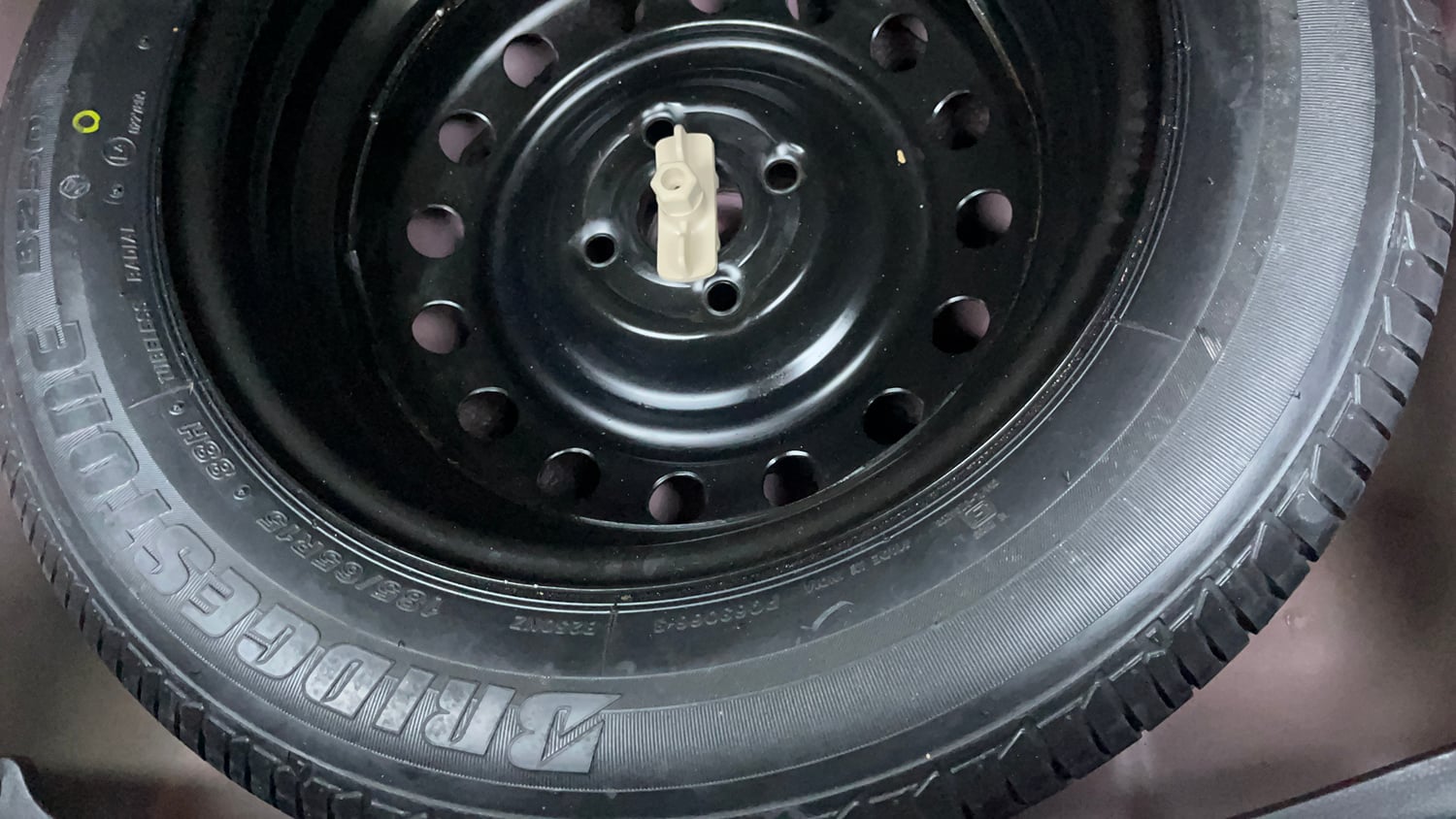 Used 2019 Hyundai Elite i20 Asta 1.2 (O) Petrol Manual tyres SPARE TYRE VIEW