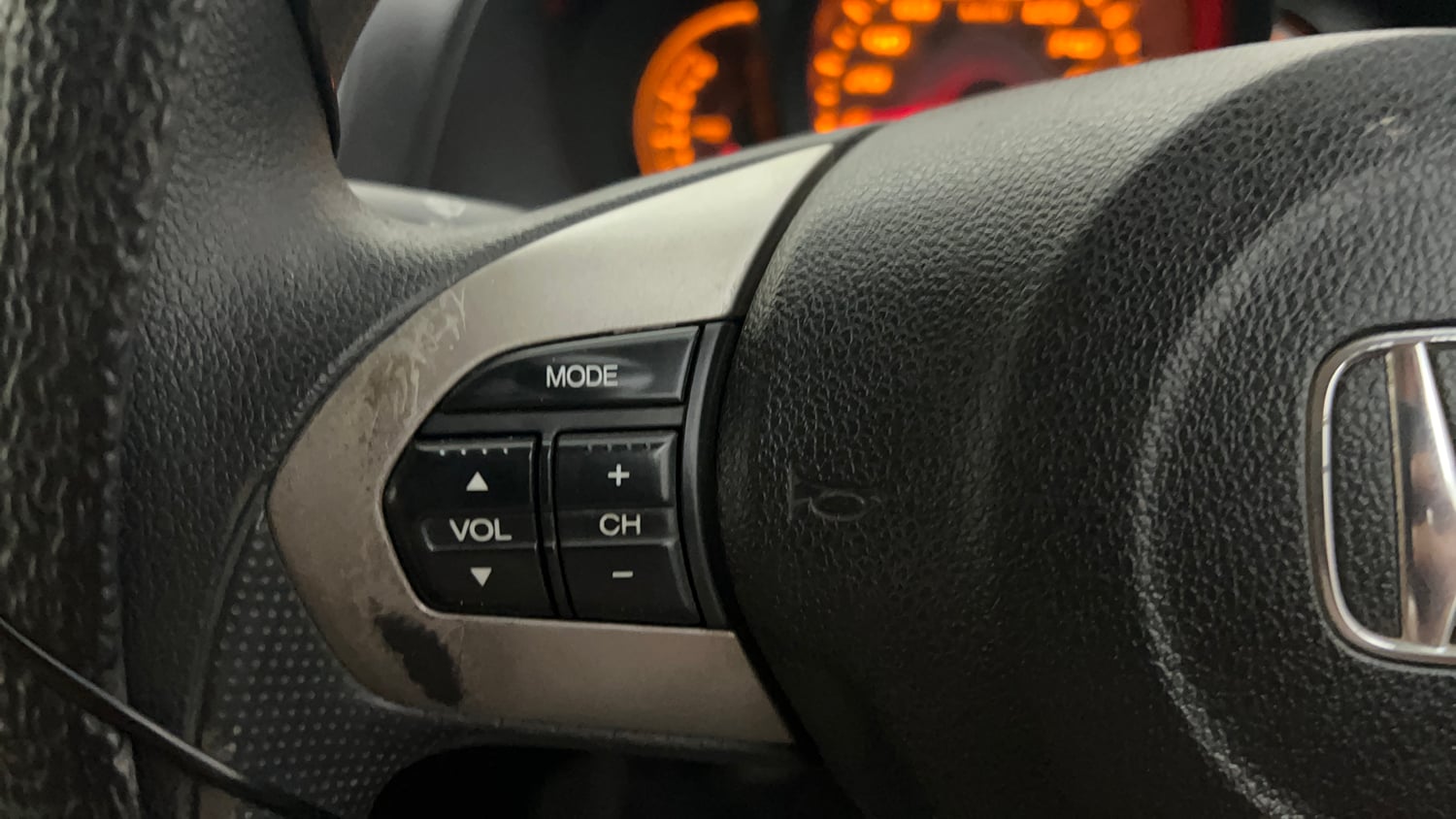 Used 2014 Honda Amaze 1.2 S i-VTEC Petrol Manual top_features Steering mounted controls