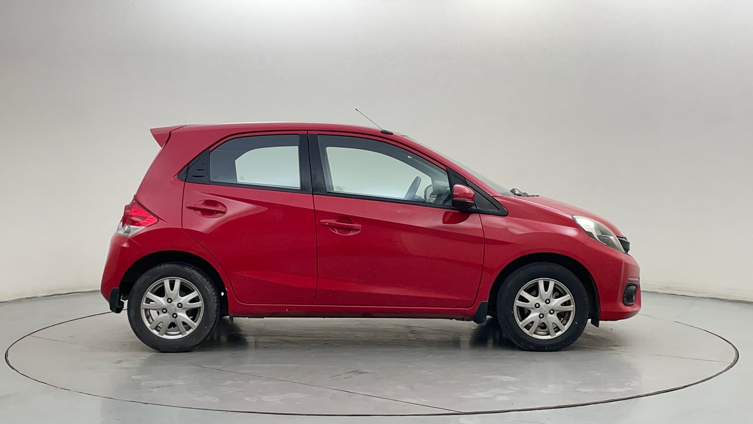 Used 2016 Honda Brio VX MT Petrol Manual exterior RIGHT SIDE VIEW